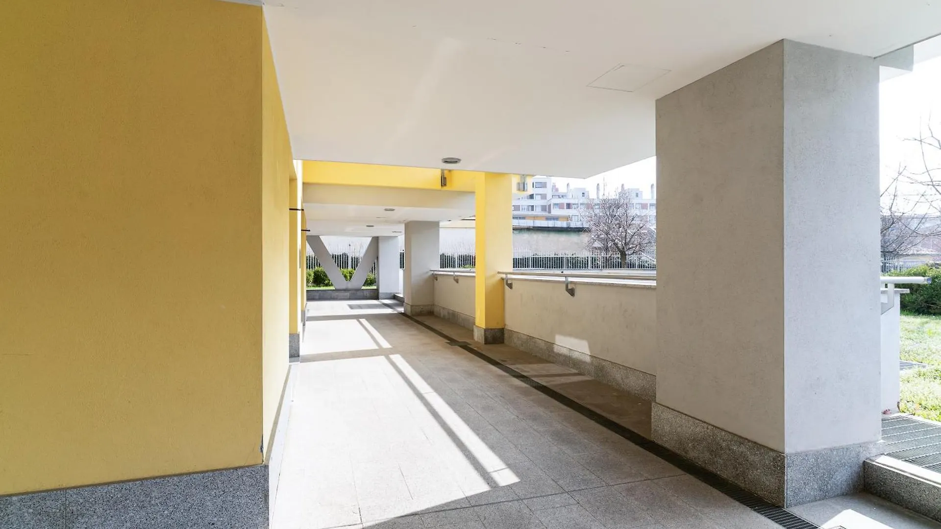 Precotto - G Pirelli - Bilocale Con Ampio Balcone Apartment Milan Italy