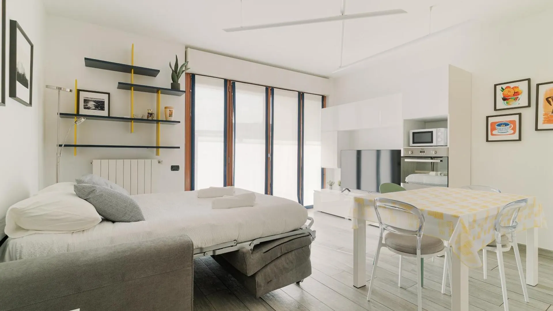 Precotto - G Pirelli - Bilocale Con Ampio Balcone Apartment Milan Italy