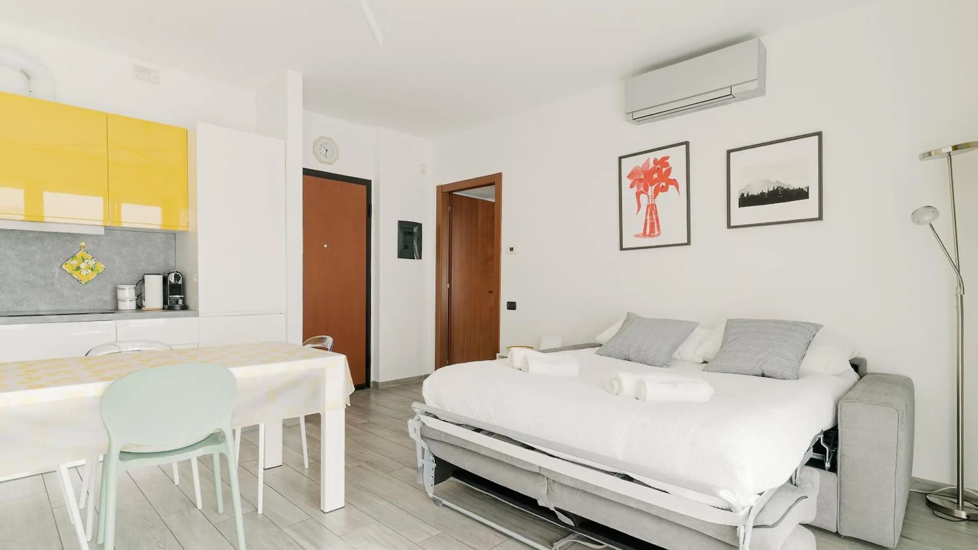 Precotto - G Pirelli - Bilocale Con Ampio Balcone Apartment Milan