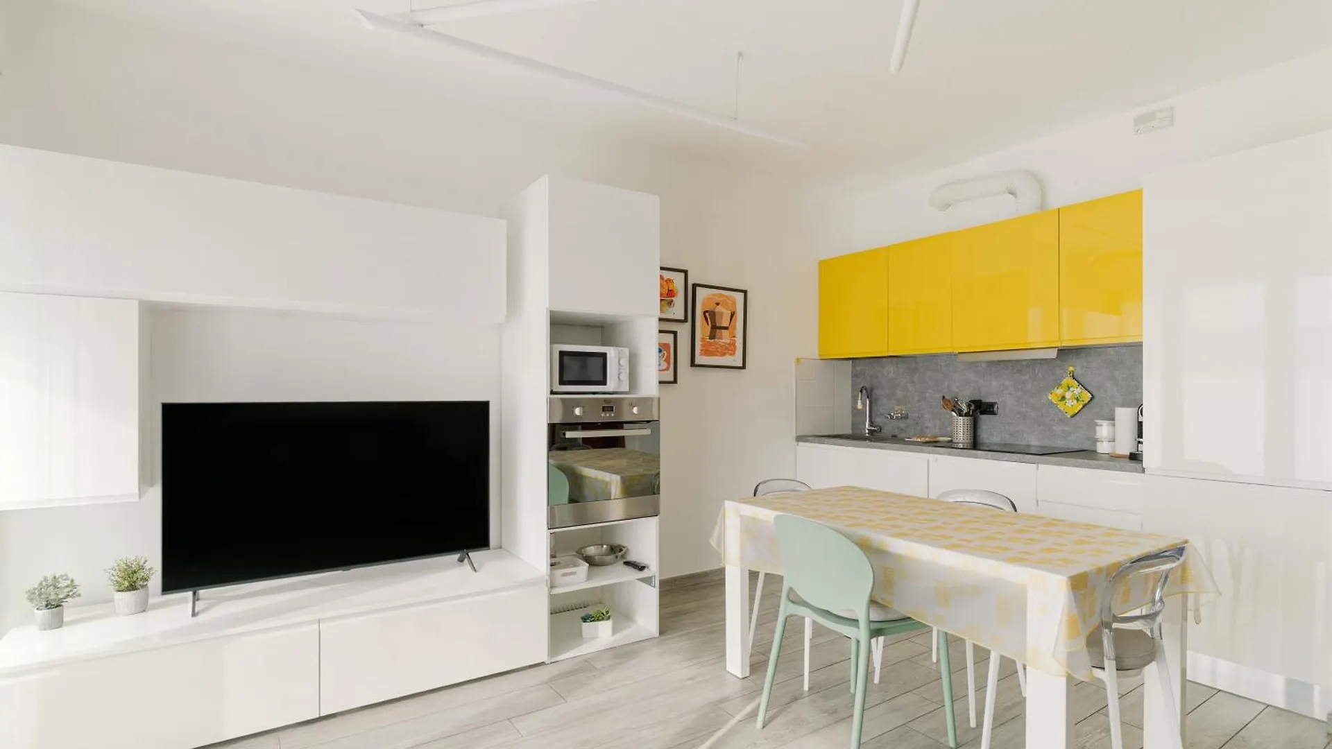 Precotto - G Pirelli - Bilocale Con Ampio Balcone Apartment Milan